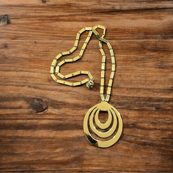 Vintage Monet Necklace 1966 Gold Tournee Pendant, Statement -Book Piece necklace - Picture 5 of 10